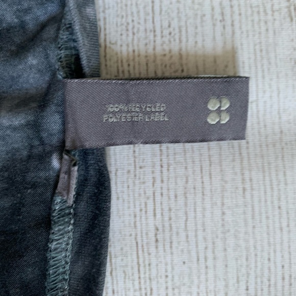 Sweaty Betty Take It Easy Drop Waist Dress in Gray/White Tie-Dye Print, Size XS - Picture 10 of 11